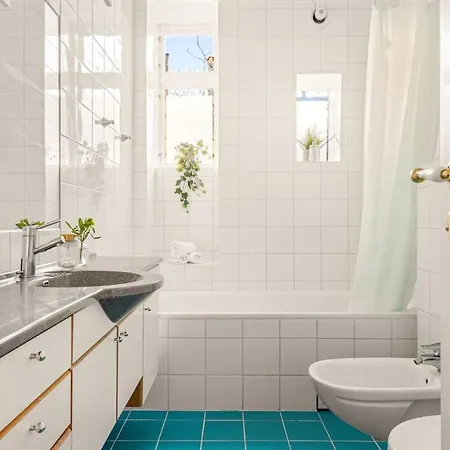 Dinbnb Homes I Historical 1896 Residential Apartment *