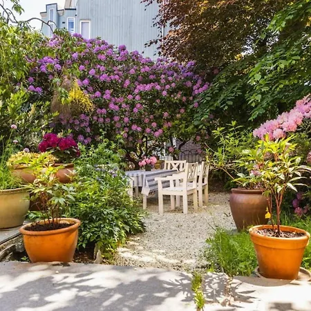 Dinbnb Homes I Historical 1896 Residential Apartment