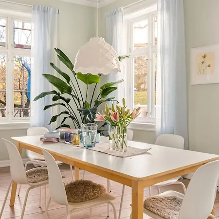 Dinbnb Homes I Historical 1896 Residential Apartment *